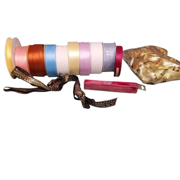 Huge lot of assorted Ribbon Approx 50, Wired, Lace Velvet, Satin, holiday and sp - Picture 4 of 7